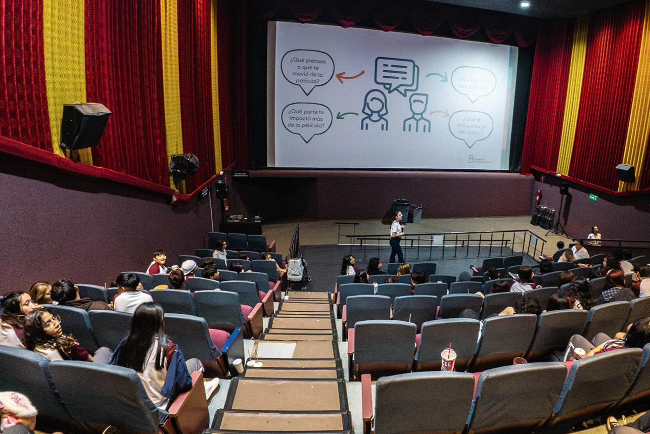 Primera piedra del hábitat educativo de Iztapalapa