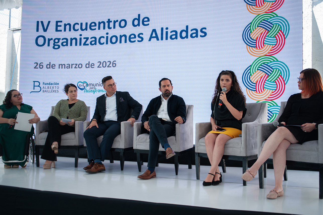 Primera piedra del hábitat educativo de Iztapalapa