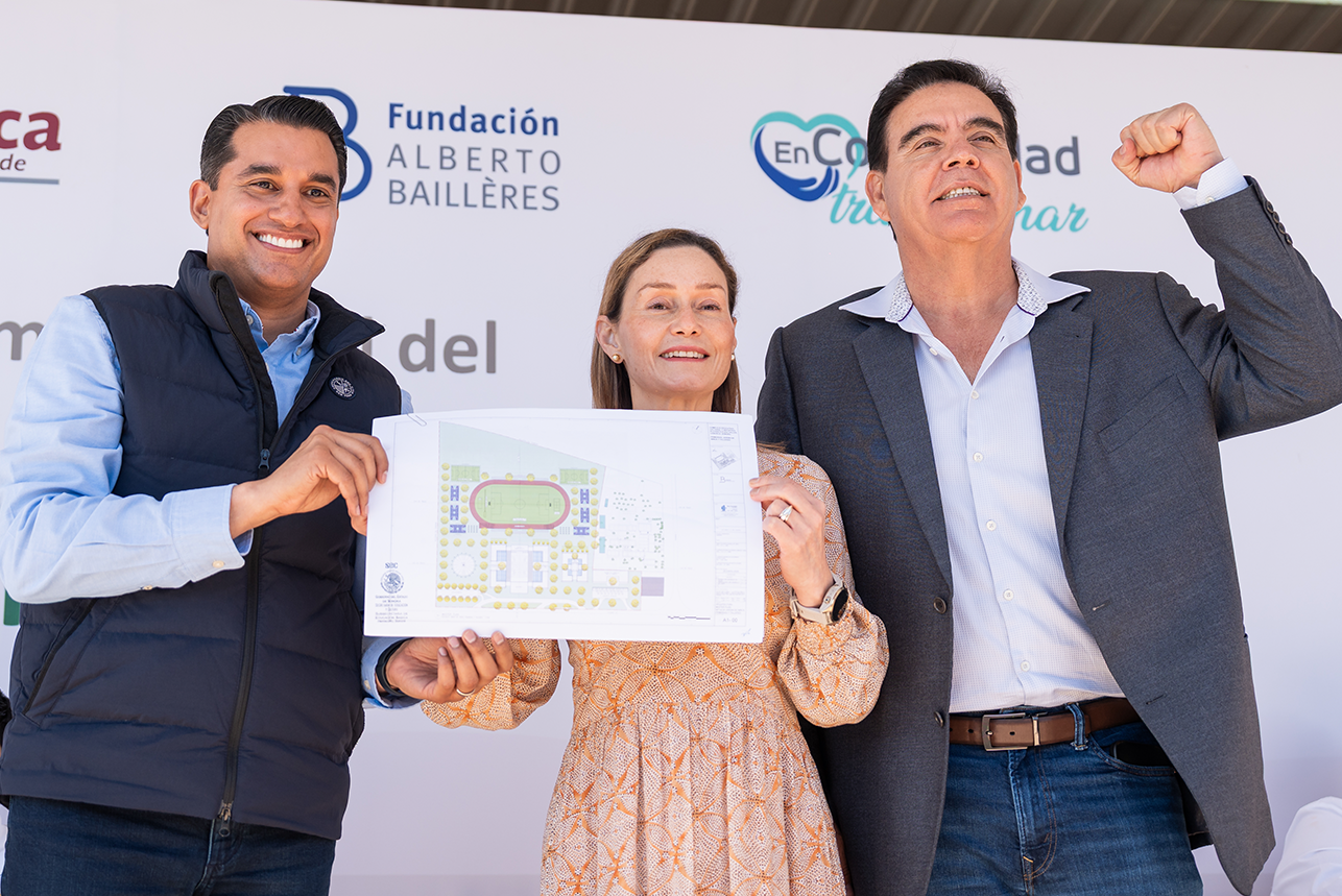 Primera piedra del hábitat educativo de Iztapalapa